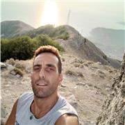 Laureato in Storia e Filosofia. La storia può essere una bestia nera e mi auguro,con il mio supporto,che possa diventare bianca